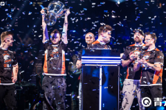 传奇续约：Derke与FNATIC续约三年，创电竞史上最高年薪