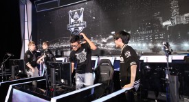 BLG战队逆袭T1夺冠：2025年全球总决赛见证LPL赛区荣耀时刻